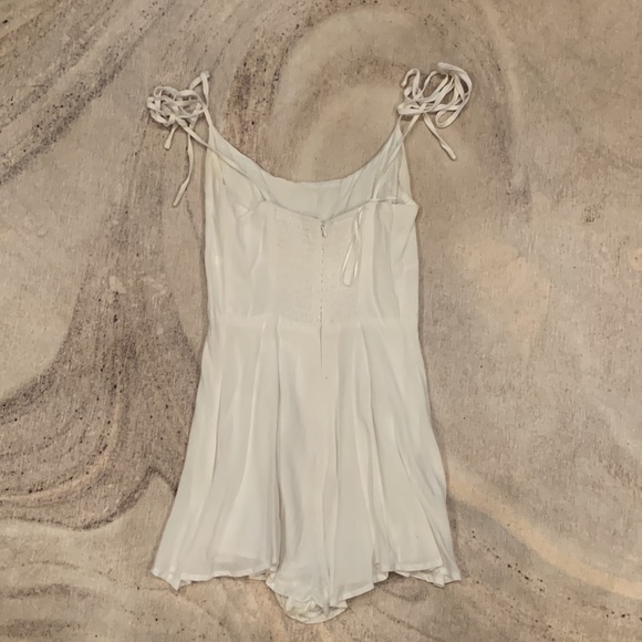 Urban Outfitters Cassidy Ruched tie-shoulder romper in white size XS - Picture 5 of 6